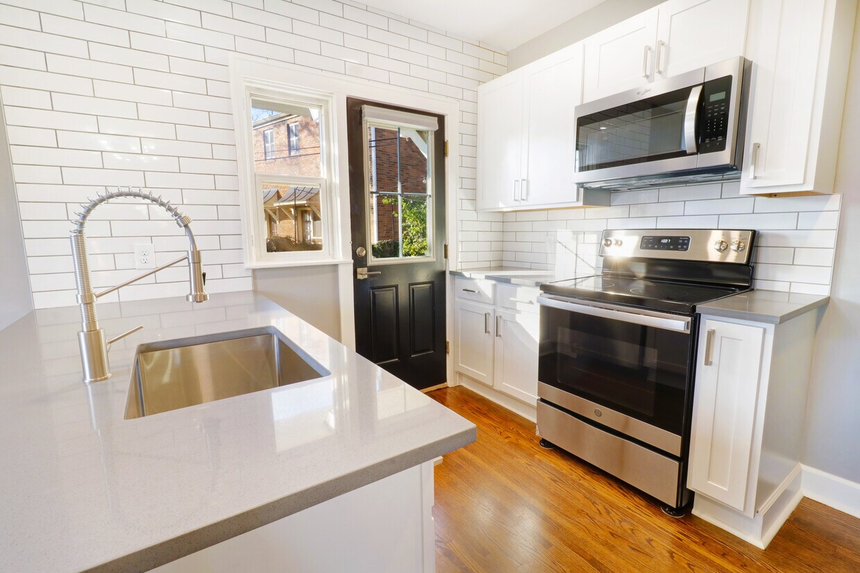 Primary Photo - 1289 Thornwood Pl