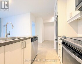 Building Photo - 50 Wellesley St E