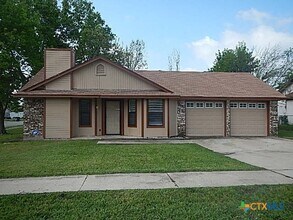 Building Photo - 2608 Tracey Cir