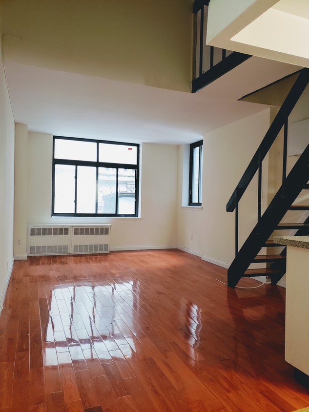Primary Photo - 7 E 37th St