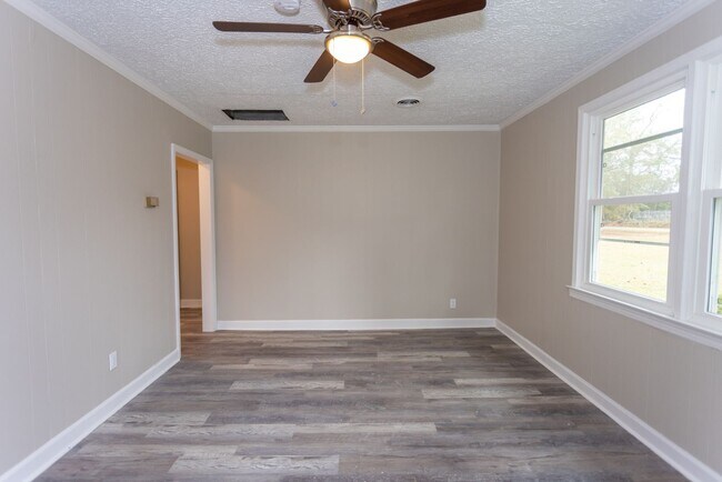 Foto del edificio - Welcome to this beautiful 1 bedroom and 1 bath unit in a stellar location!