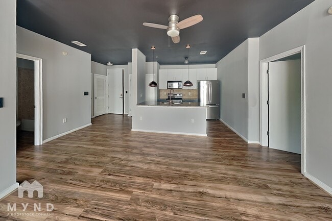 Foto del edificio - 898 Oak St SW