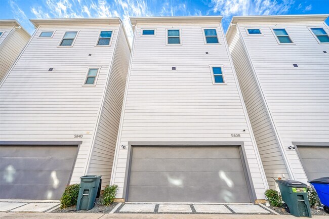 Foto del edificio - 5838 E Post Oak Ln