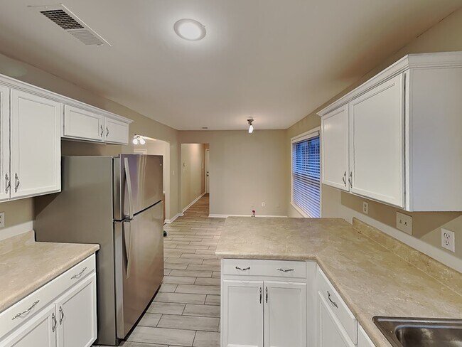 Foto del edificio - 1253 Travers Ln