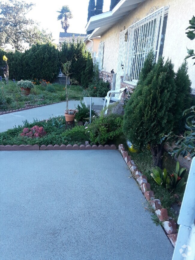 Houses For Rent in Van Nuys, CA