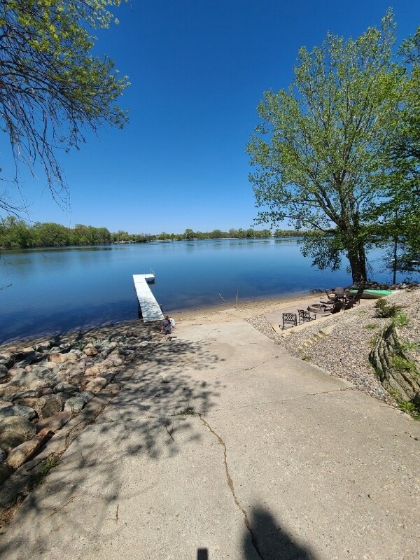 Primary Photo - 28660 W Lake Dr