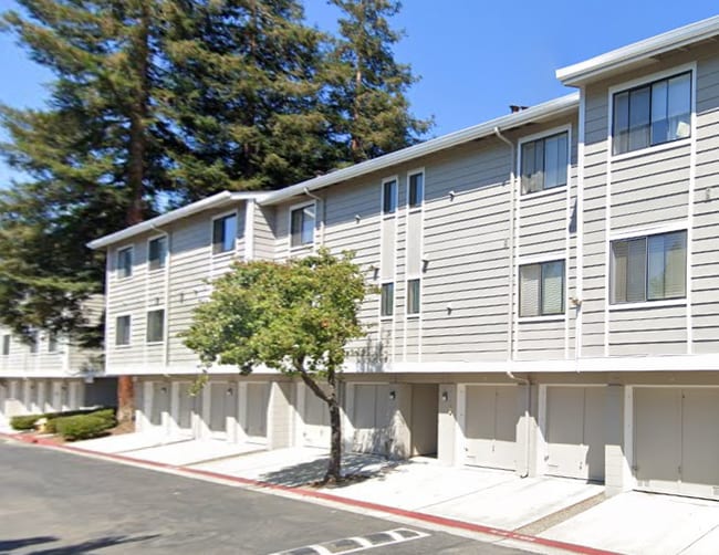 Foto del edificio - 295 Stonegate Cir