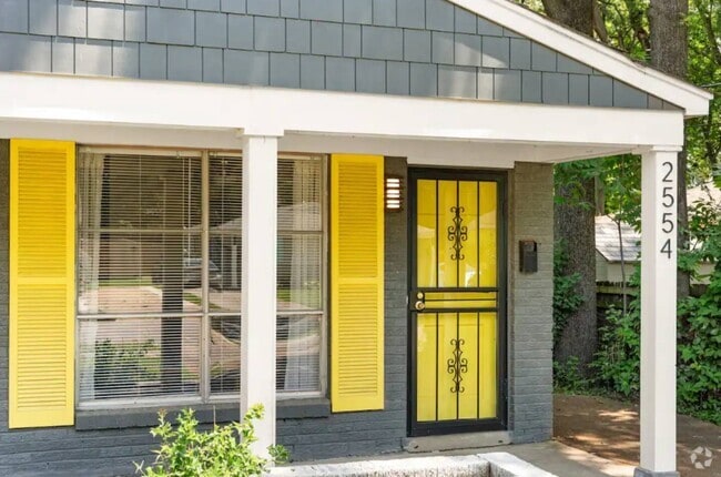Building Photo - 2554 Everett Ave