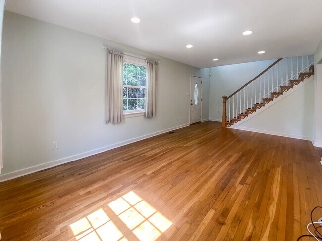Building Photo - Spacious West End Home With Outdoor Charm!