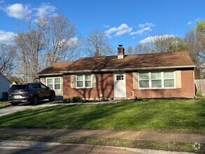 Building Photo - 703 Brook Dr