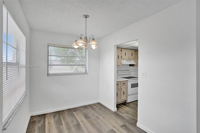 Building Photo - 408 NW 30th Ct