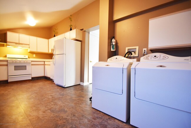 Building Photo - 252 NJ-71