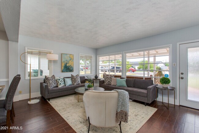 Foto del edificio - 510 E Belmont Ave