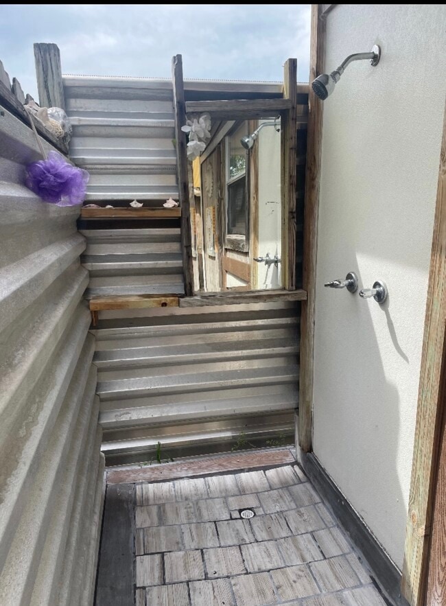 Building Photo - 46E 12th Ave