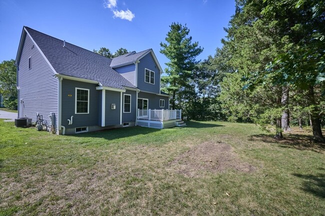 Building Photo - 11 Saratoga Ln