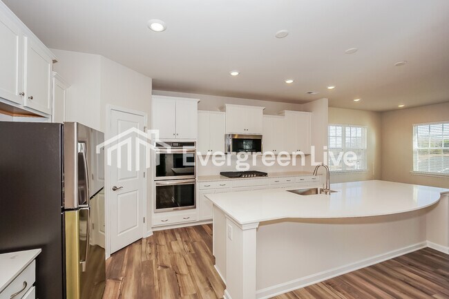 Foto del edificio - 6508 Fairfax Ct