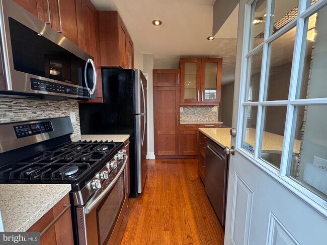 Foto del edificio - 1600 Princess St