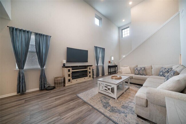 Building Photo - 1228 Vogel Dr