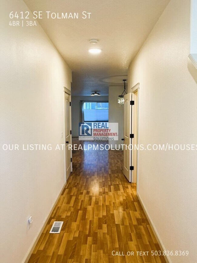 Building Photo - 6412 SE Tolman St