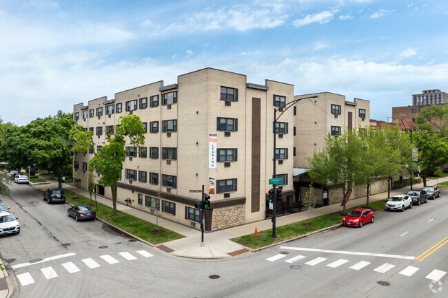 Sheridan Terrace - 6725 N Sheridan Rd