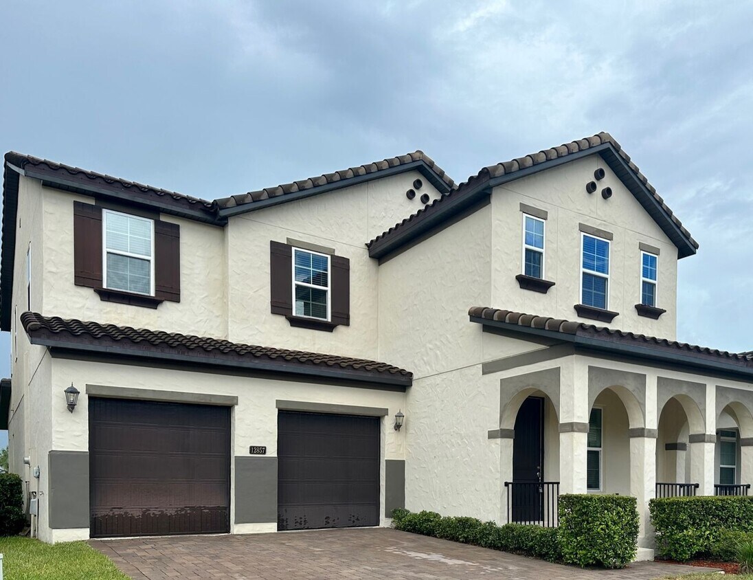 Primary Photo - 5 Bedroom in Westside Village at Heart of ...