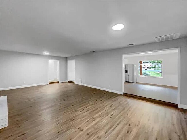 Building Photo - 11609 Eubank Dr