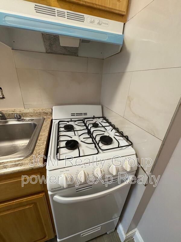 Building Photo - 116-124A Central Ave