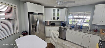 Building Photo - 9595 Halyards Ct