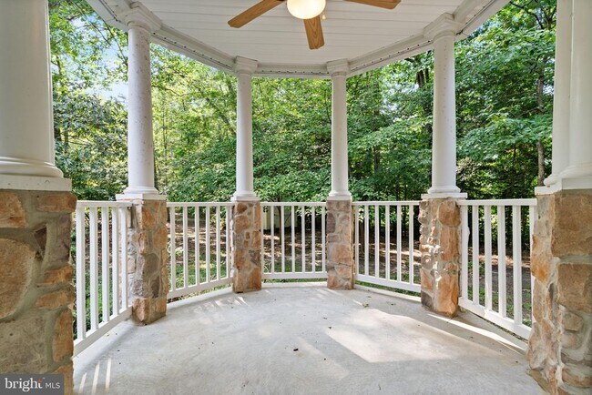 Foto del edificio - 45105 Mill Creek Way