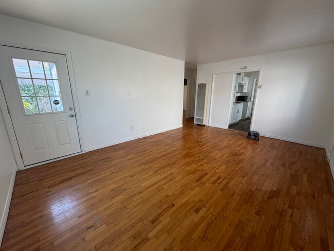 Building Photo - 2111 Plant Ave