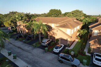 Building Photo - 1549 Barcelona Way