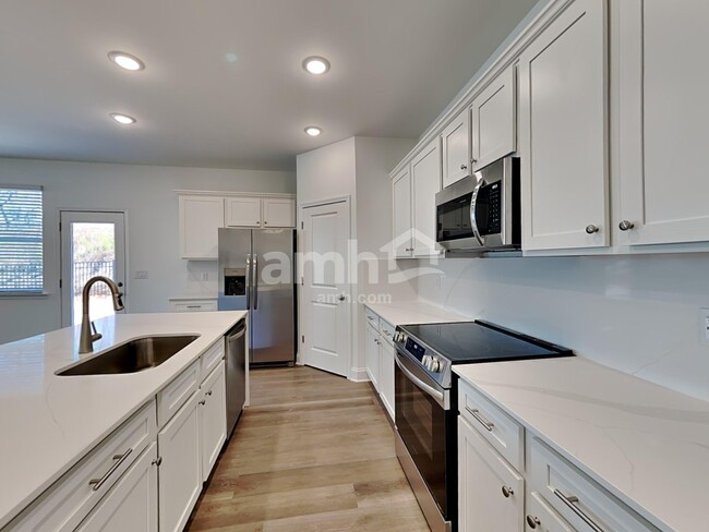 Foto del edificio - 1425 Soapstone Rd