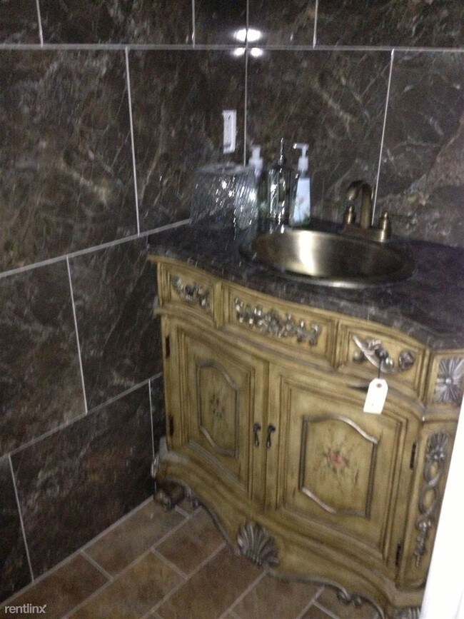 Foto del edificio - 3 br, 3.5 bath Condo - 13315 St Ervin Ave