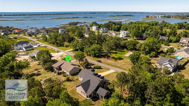 Building Photo - Cats Allowed - Neighborhood Intracoastal A...