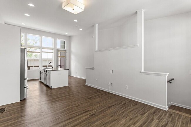 Foto del edificio - 916 Brees Ct