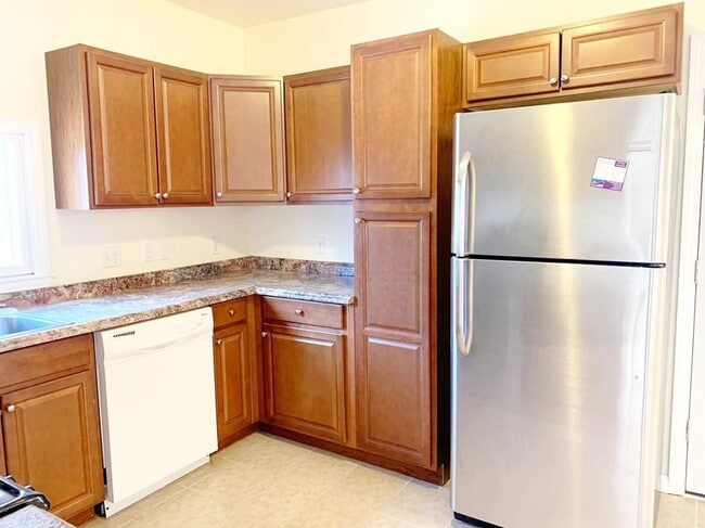 Cocina del primer piso - 9 Kingsley Ave