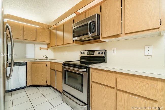 Foto del edificio - 620 NW 214th St
