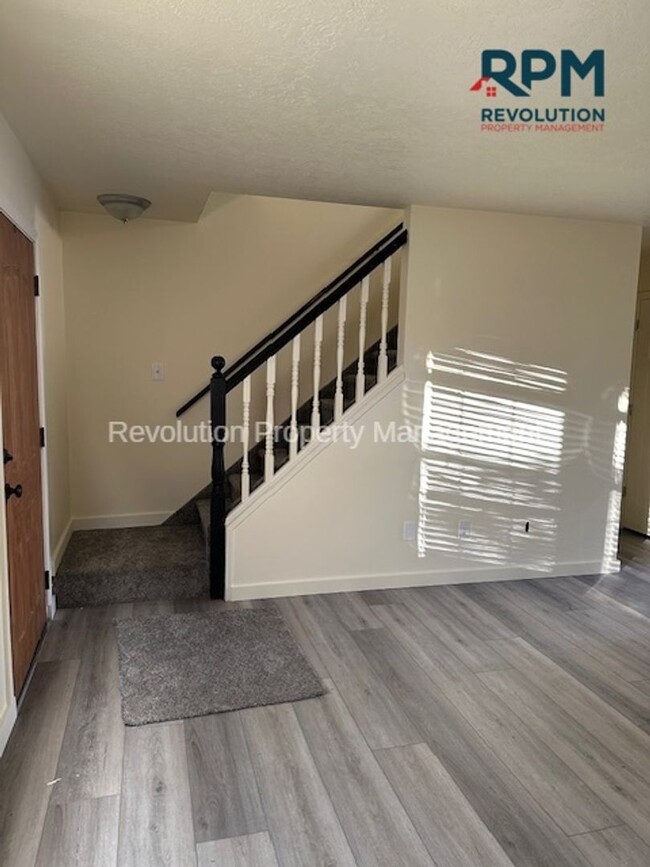 Foto del edificio - Three bedroom in Great Layton Location!