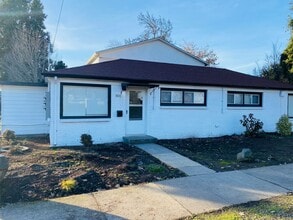 Building Photo - 2538 21st Ave