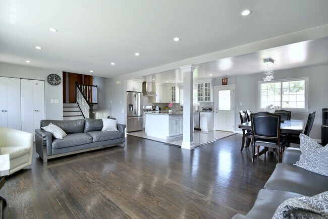 Foto del edificio - 7230 Suffield St