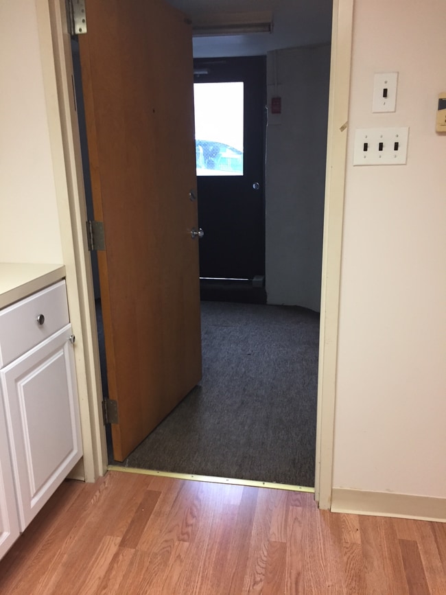 23 W Baltimore Ave Unit E, Clifton Heights, PA 19018 Room for Rent in