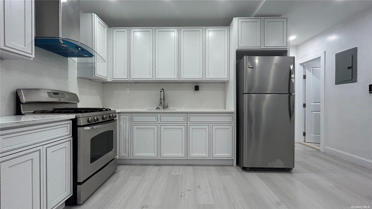 Foto principal - 88-32 80th St