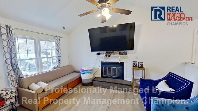 Foto del edificio - Adorable 3 BD/ 1.5 BA Home with Attached Garage and Large Fenced Yard
