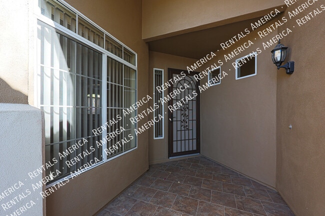 Foto del edificio - 10232 E Meadow Hill Dr