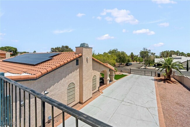 Building Photo - 1765 Belcastro St