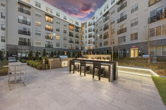 Building Photo - Hanover Everett