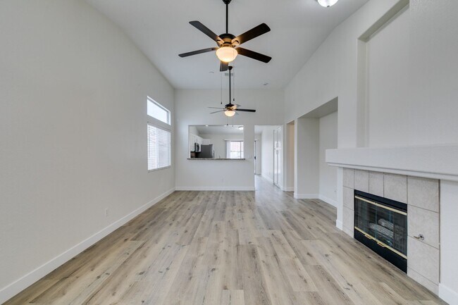 Foto del edificio - GREEN VALLEY RANCH NEWLY RENOVATED 3 BD SINGLE STORY HOME