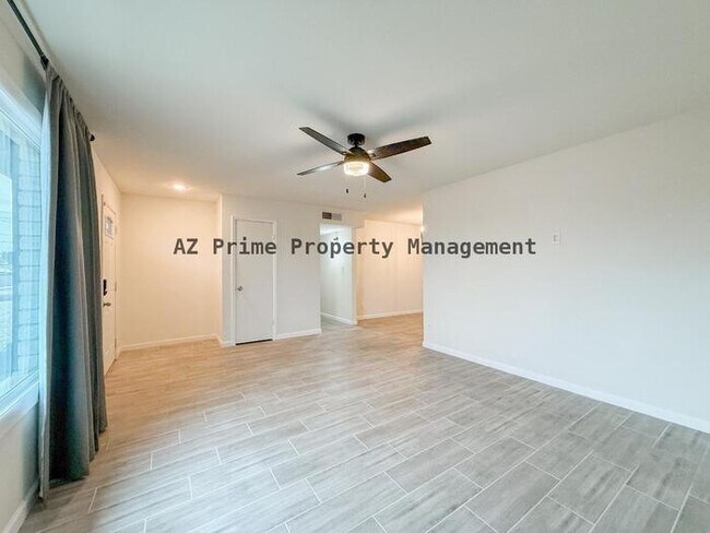 Foto del edificio - 1917 W Topeka Dr