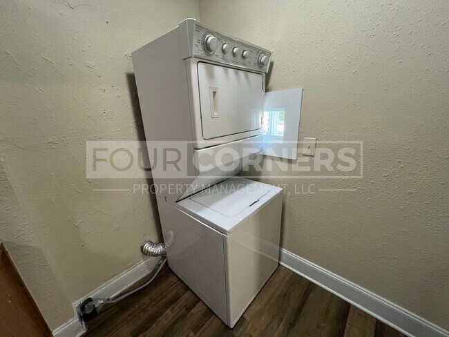 Foto del edificio - 408 N Guthrie Ave