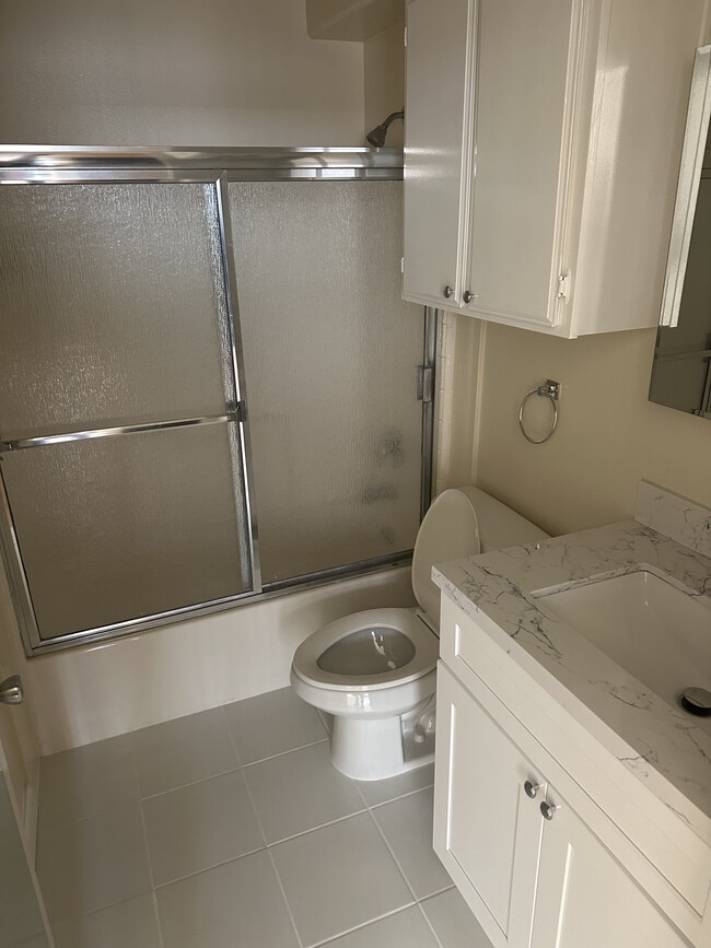 Building Photo - 3621 Westwood Townhomes